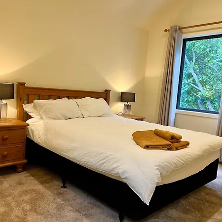 2 Bedrooms In Urban Sanctuary B&B